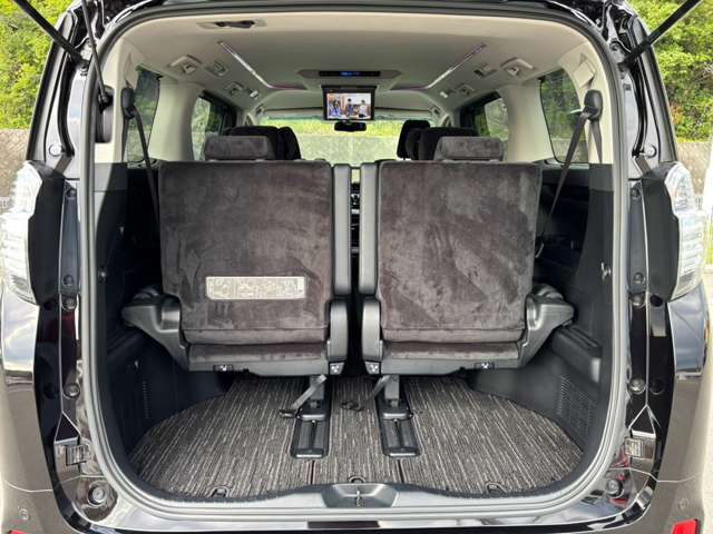 Toyota Vellfire 12