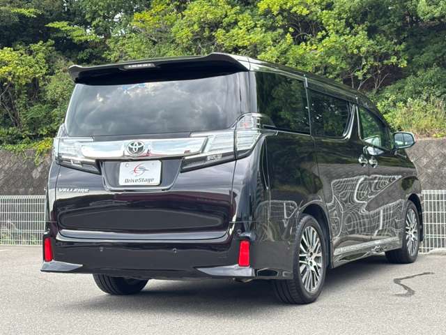 Toyota Vellfire 5