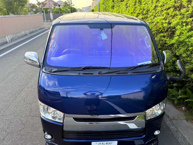 Toyota Hiace Van 12
