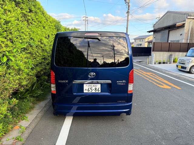 Toyota Hiace Van 6