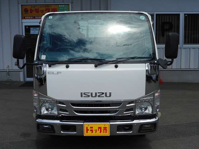 Isuzu Elf 3