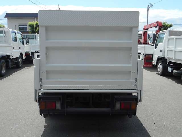 Isuzu Elf 7
