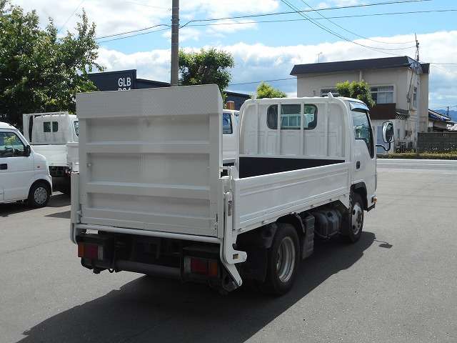 Isuzu Elf 8