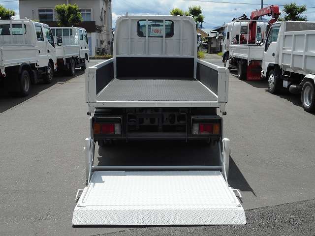 Isuzu Elf 10