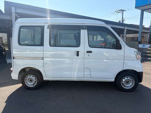 Daihatsu Hijet Cargo 3