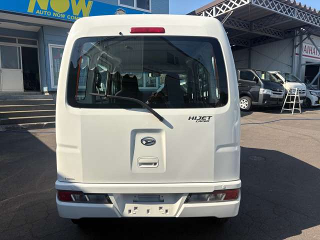 Daihatsu Hijet Cargo 5