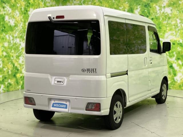 Daihatsu Hijet Cargo 6