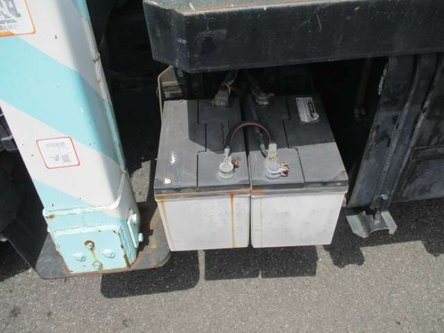 Hino Dutro 12