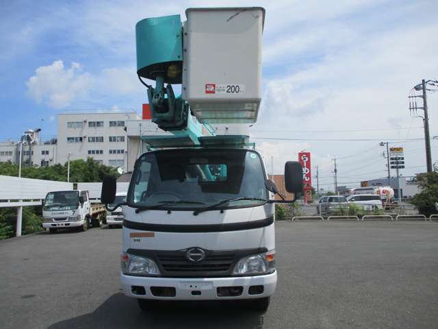 Hino Dutro 2