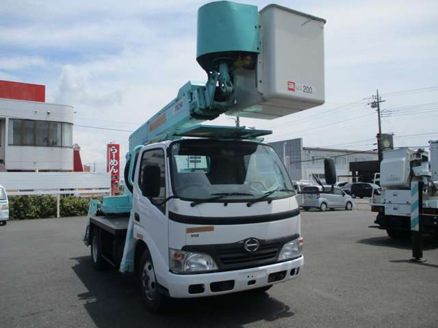 Hino Dutro 3