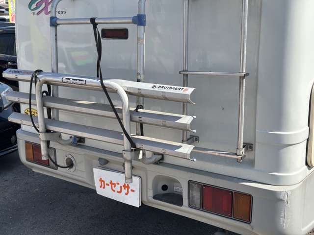 Isuzu Elf 11