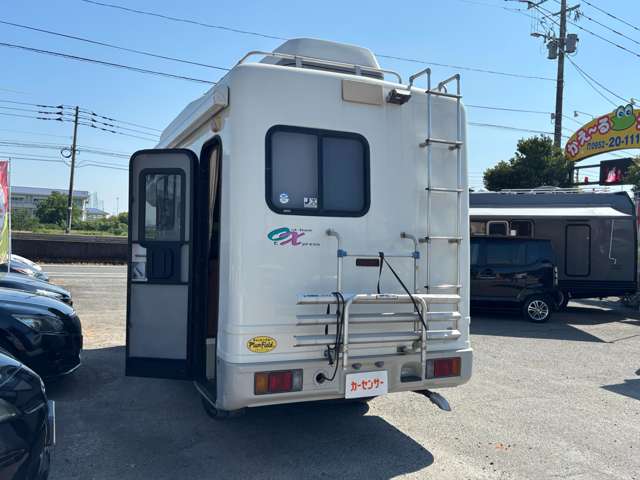 Isuzu Elf 7