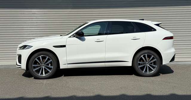 Jaguar F-Pace 12