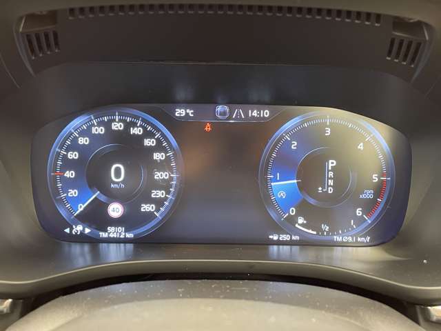 Volvo XC60 10