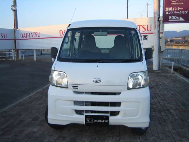 Daihatsu Hijet Cargo 4