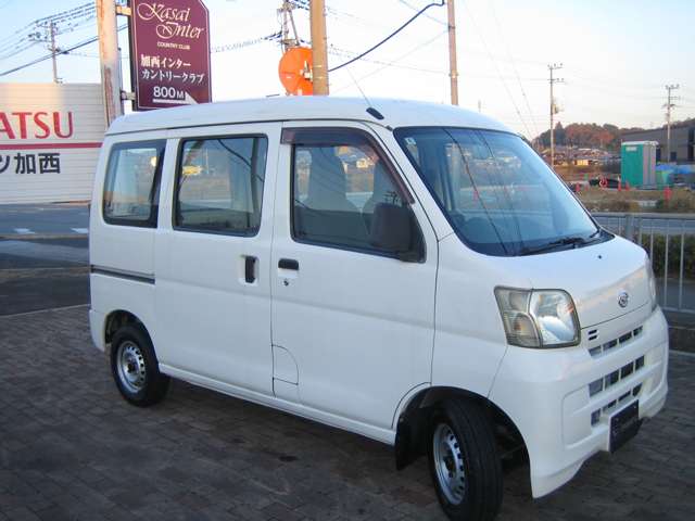 Daihatsu Hijet Cargo 6