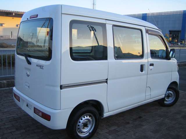 Daihatsu Hijet Cargo 7