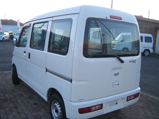 Daihatsu Hijet Cargo 8