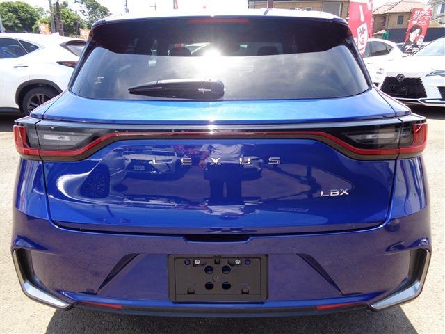 Lexus LBX 7