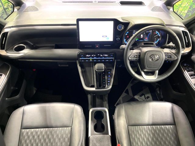 Toyota Noah 2