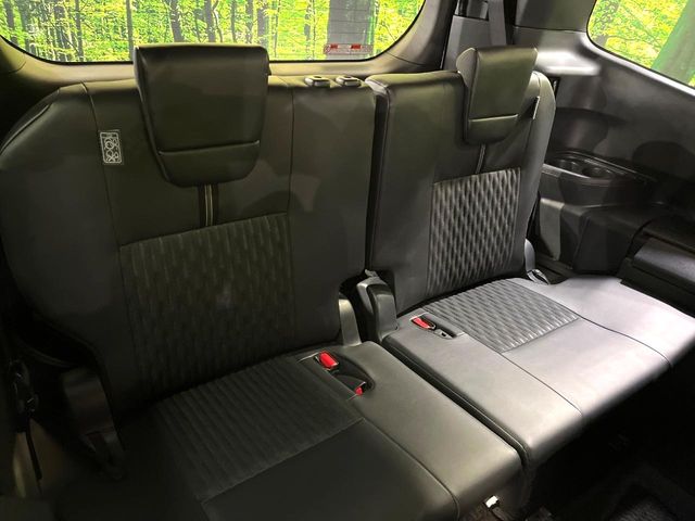 Toyota Noah 10