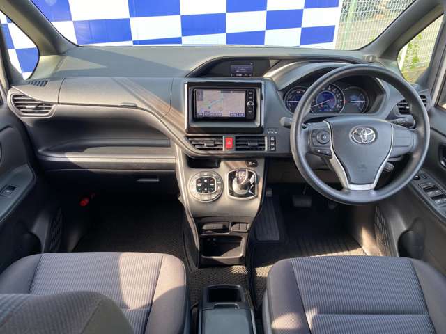 Toyota Noah 6