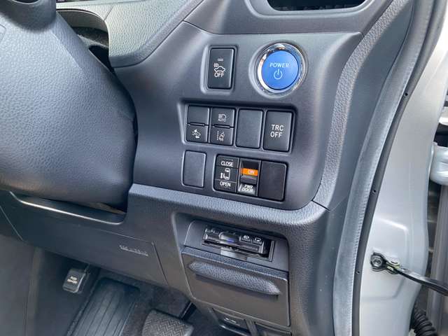 Toyota Noah 10