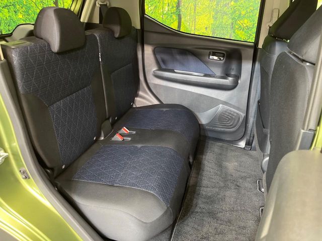 Mitsubishi eK X 9