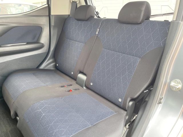 Mitsubishi eK X 9