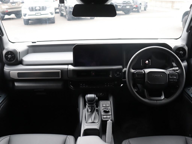 Toyota Land Cruiser FJ 8