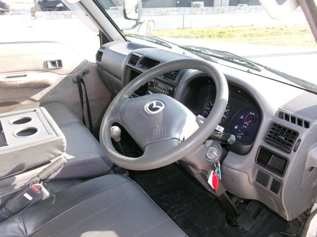 Mazda Bongo Truck 10