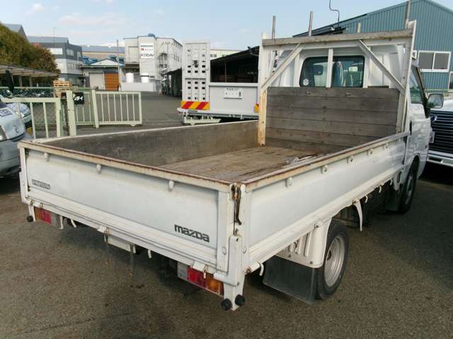 Mazda Bongo Truck 4