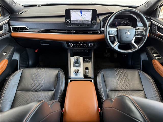 Mitsubishi Outlander 2