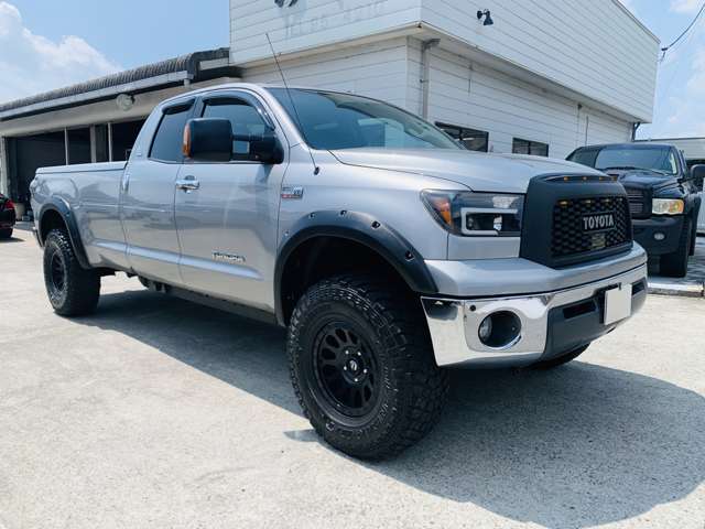 Toyota Tundra 2