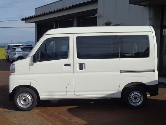 Daihatsu Hijet Cargo 4