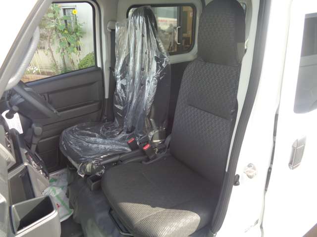 Daihatsu Hijet Cargo 9