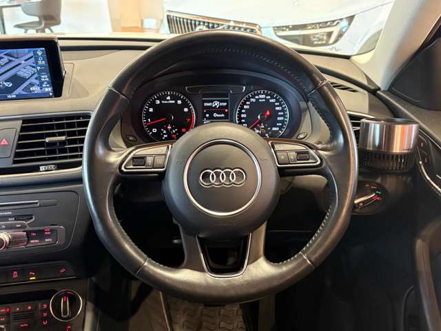 Audi Q3 8