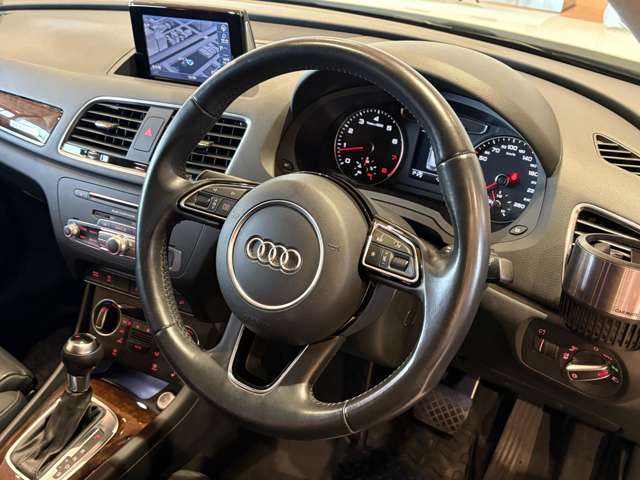 Audi Q3 9