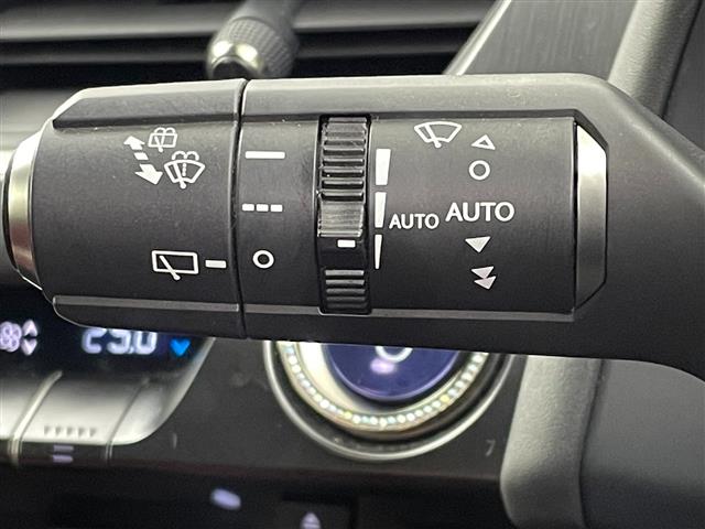 Lexus UX 11