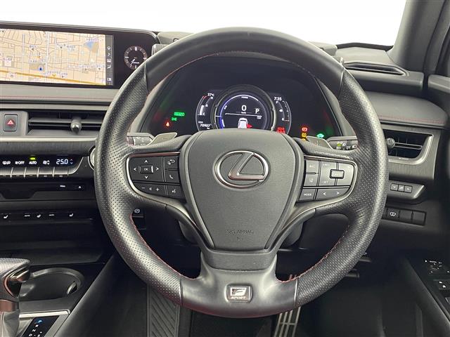 Lexus UX 8