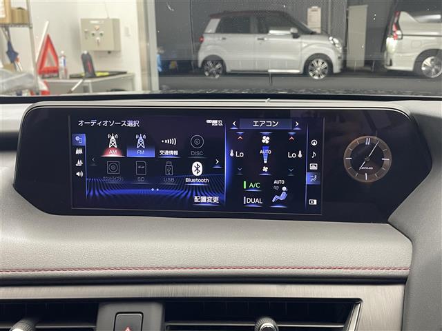 Lexus UX 6