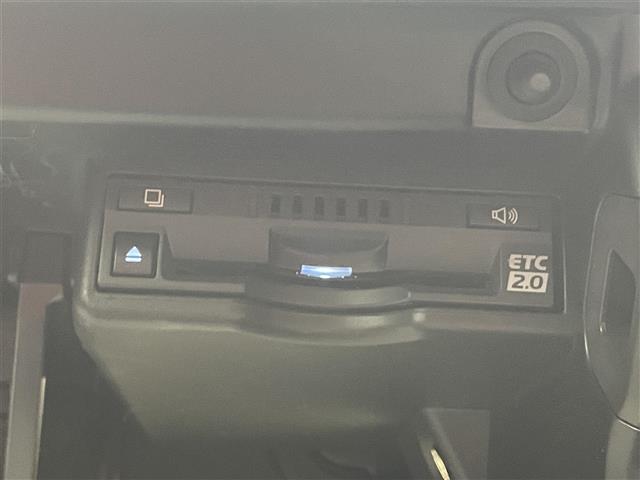 Lexus UX 8