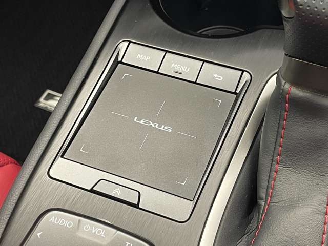 Lexus UX 10