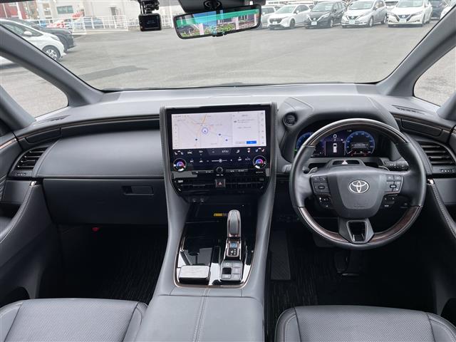 Toyota Alphard 4