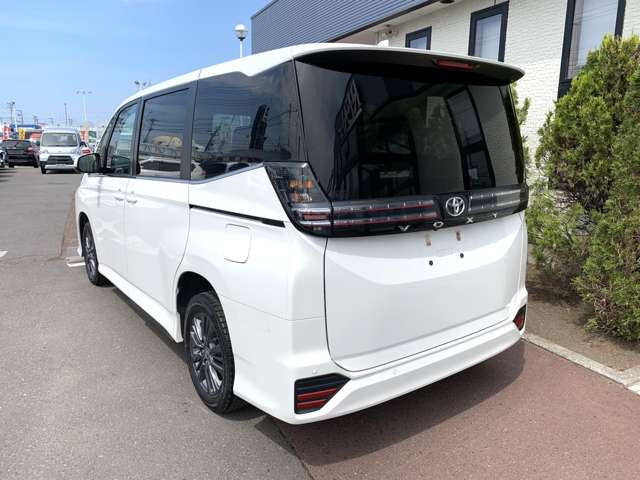 Toyota Voxy 7