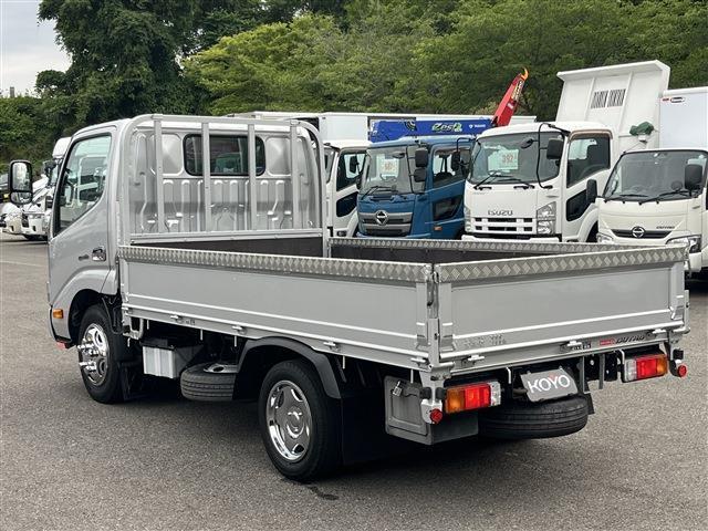 Hino Dutro 2