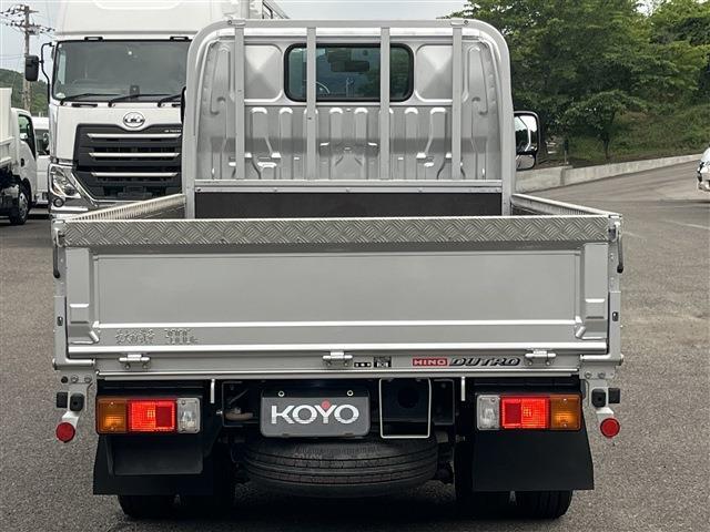 Hino Dutro 5