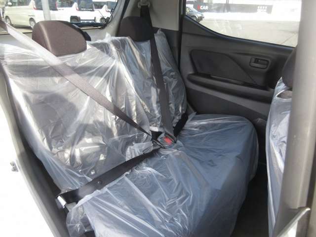 Mitsubishi eK X 11