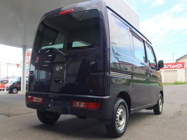 Daihatsu Hijet Cargo 5
