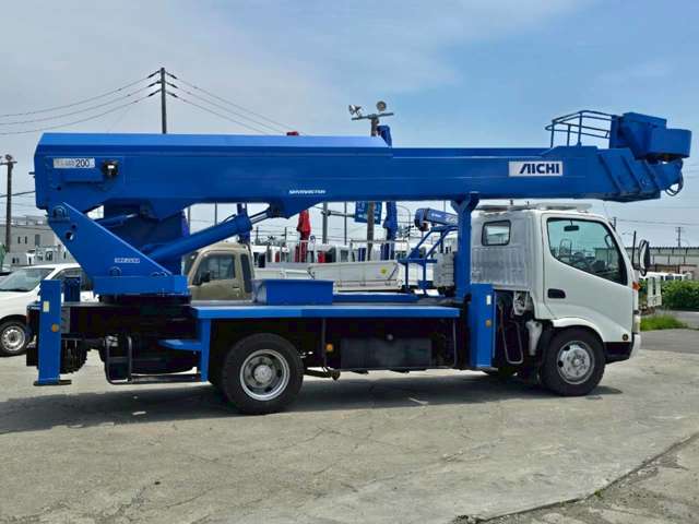 Hino Dutro 6